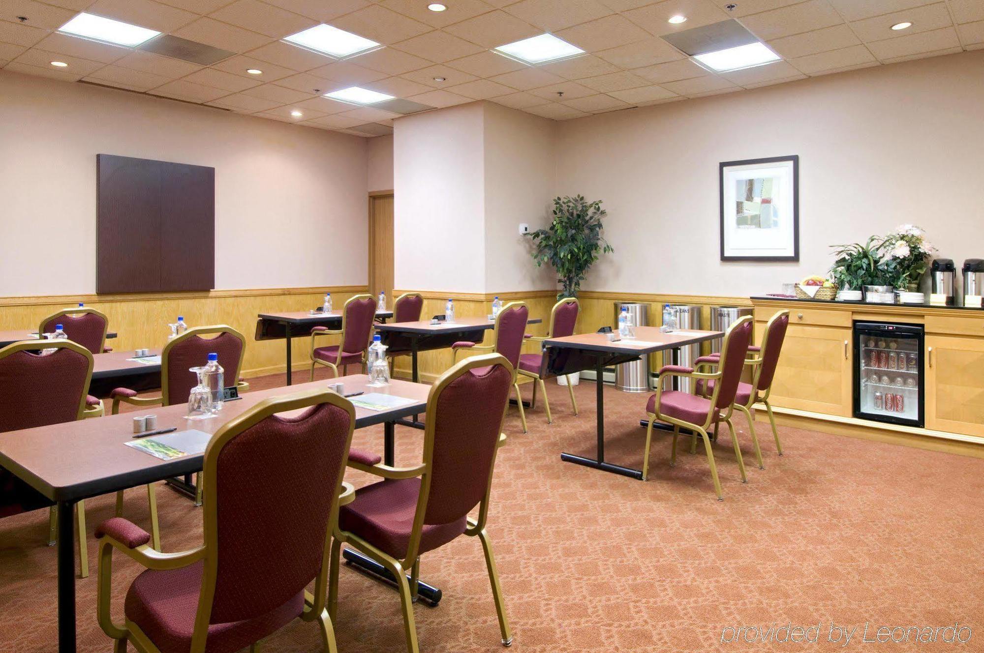 Doubletree By Hilton Akron Fairlawn Instalações foto